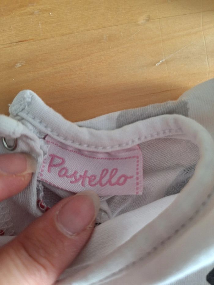 T-shirt manches courtes pour fille taille 12mois marque pastello très bon état - photo numéro 6
