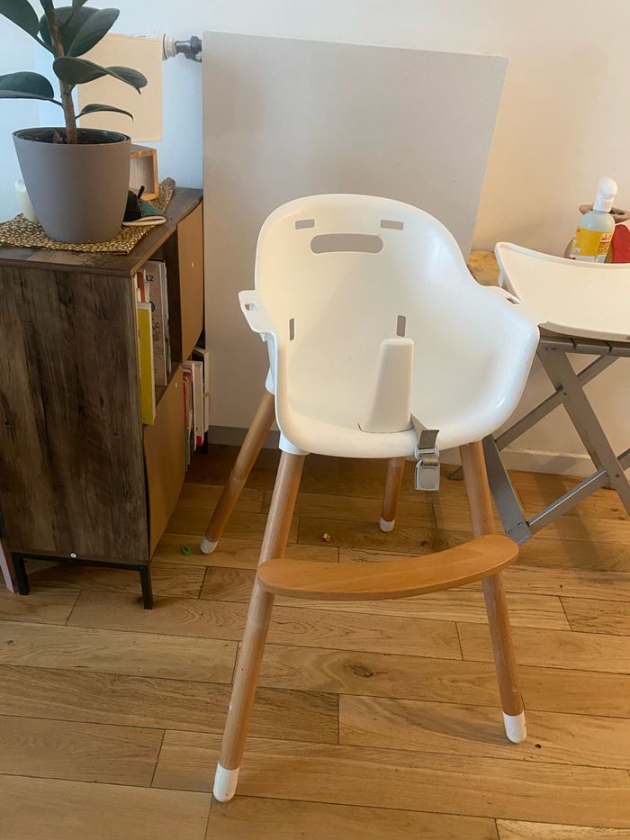 Chaise haute - photo numéro 4