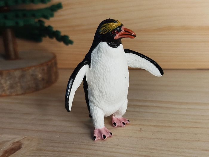 Figurine pingouin animal de la banquise