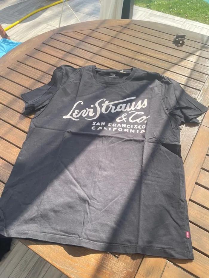 TEE shirt noir Levi ´s taille L