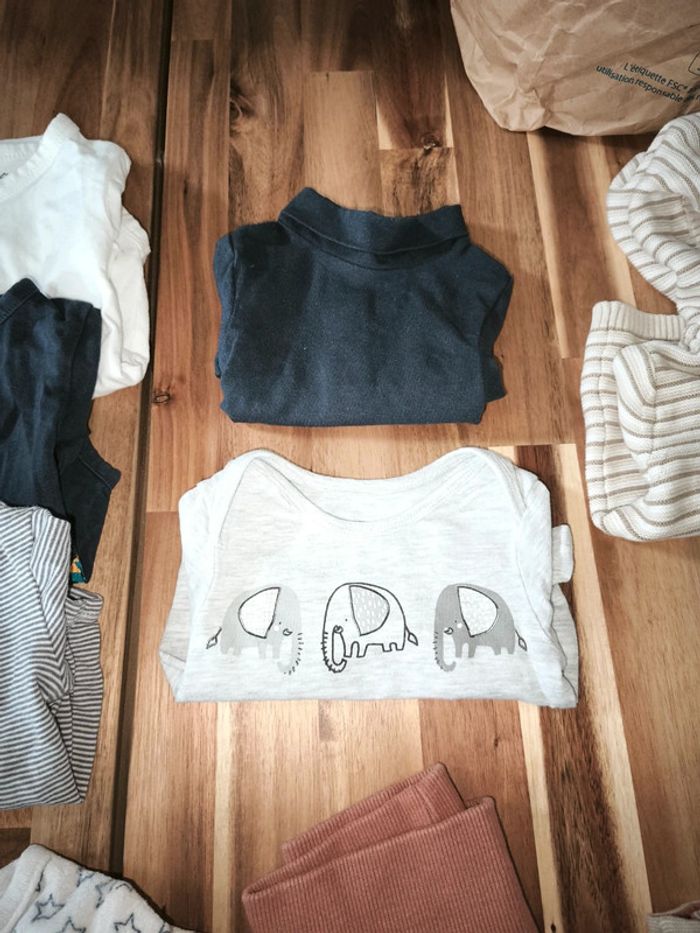 Lot de vêtements 1 mois - photo numéro 4