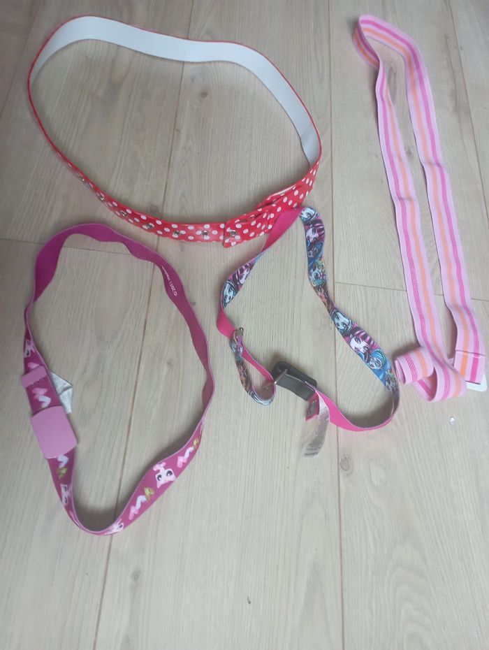 Lot 4 ceinture 6/8 ans 1€