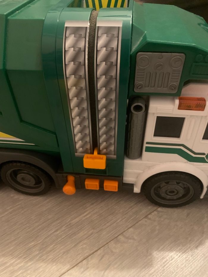 Camion poubelle - photo numéro 2