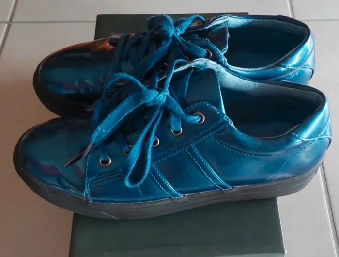 Jolies chaussures baskets LPB 40