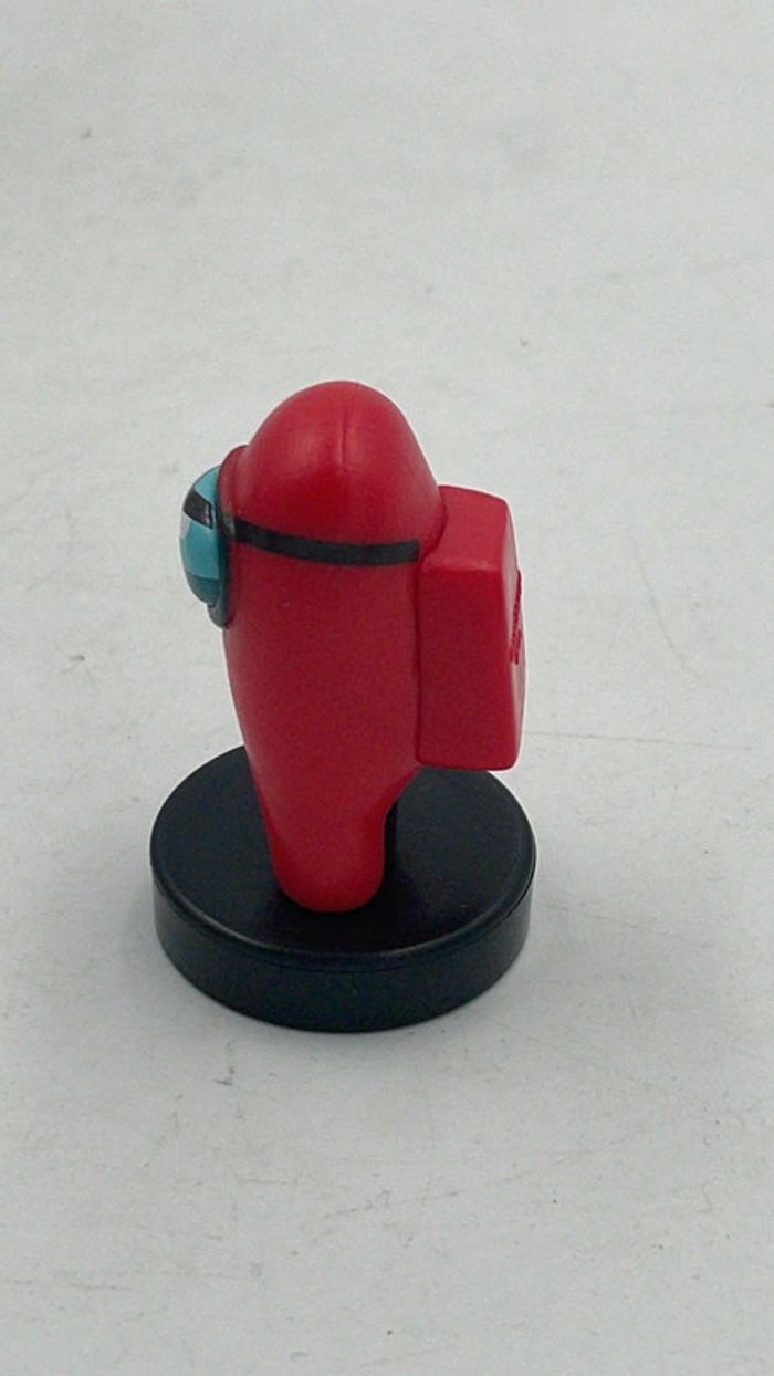 Figurine Among Us 5 cm + autocollant Tomy - photo numéro 6