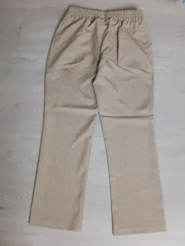Pantalon beige Taille 40 Neuf - photo numéro 3