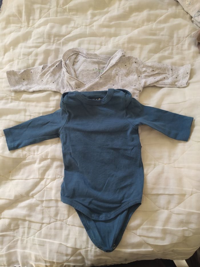 Lot de body taille 1 mois