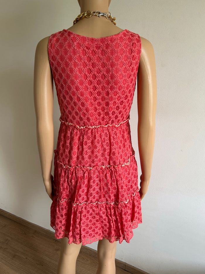 Robe rose corail en dentelle Molly Bracken taille 2 bon état - photo numéro 5
