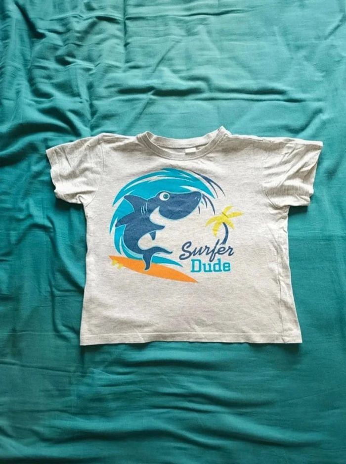 T-shirt (taille 5/6 ans)