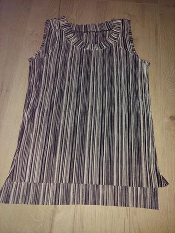 Haut T 40 état neuf