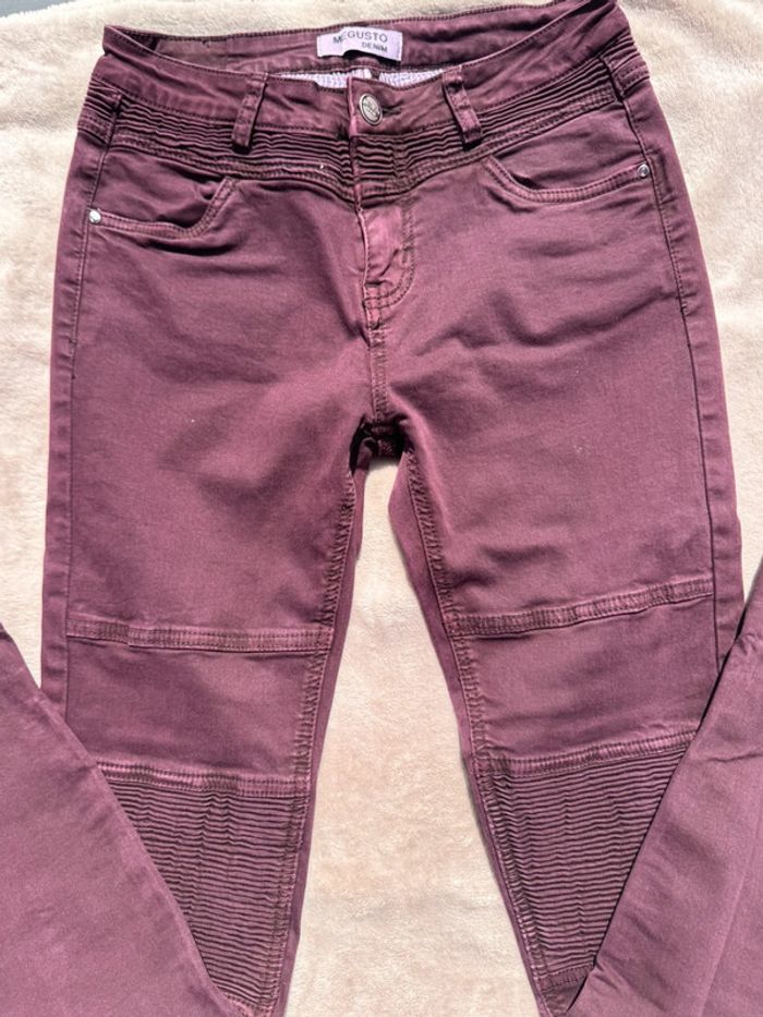 Jean bordeaux avec effet aux genoux - photo numéro 2