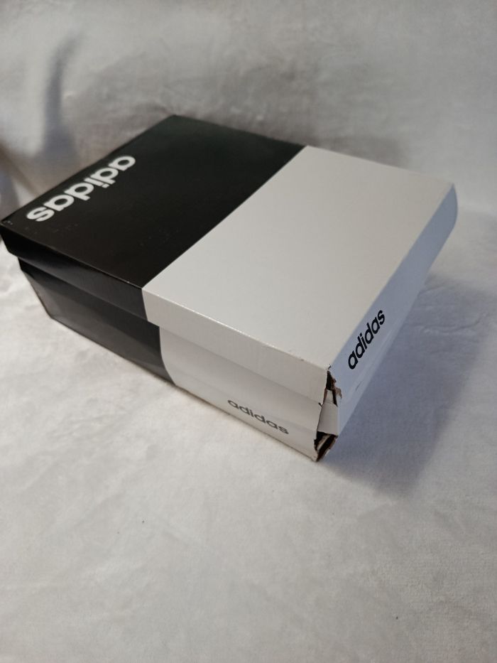 A saisir, NEUVES , baskets , taille 41 1/3 ( bien lire svp ) - photo numéro 8