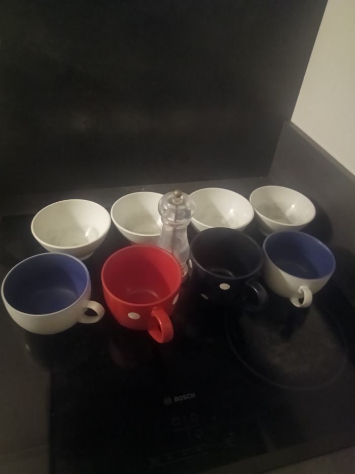 Lot de bols et moulin a sel/poivre