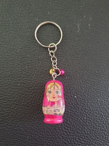 Porte-clés Poupée russe rose et dorée