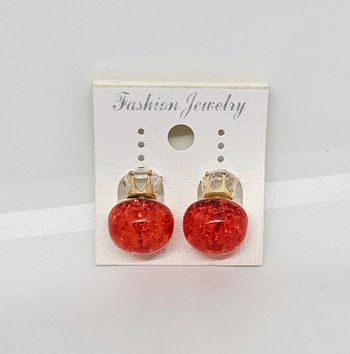 Paire de boucles d'oreilles.
Neuve.