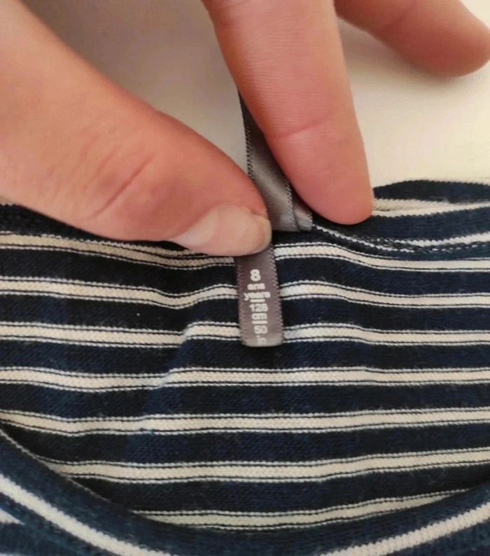5 € Tee-shirt manches longues à rayures 8 ans - photo numéro 3