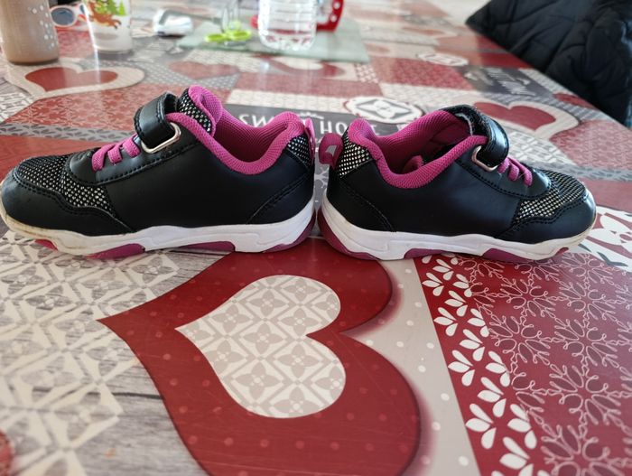 Basket Minnie taille 26 - photo numéro 3