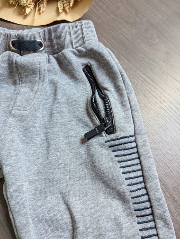 Jogging 36 mois en très bon état - photo numéro 3