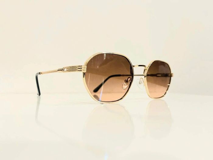 Lunette de soleil mixte hexagonale dorée verres marron dégradés UV protection catégorie 2 - photo numéro 4
