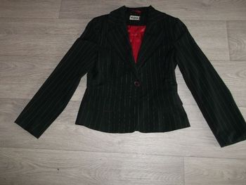 Veste C&A YESSICA noire fines lignes blanches taille 36 TBE