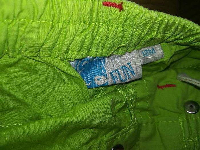 Shirt vert taille 12 Mois 1€ - photo numéro 2
