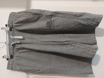 short gris taille 14 ans ou xs