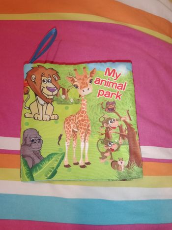 Livre d'éveil les animaux du parc