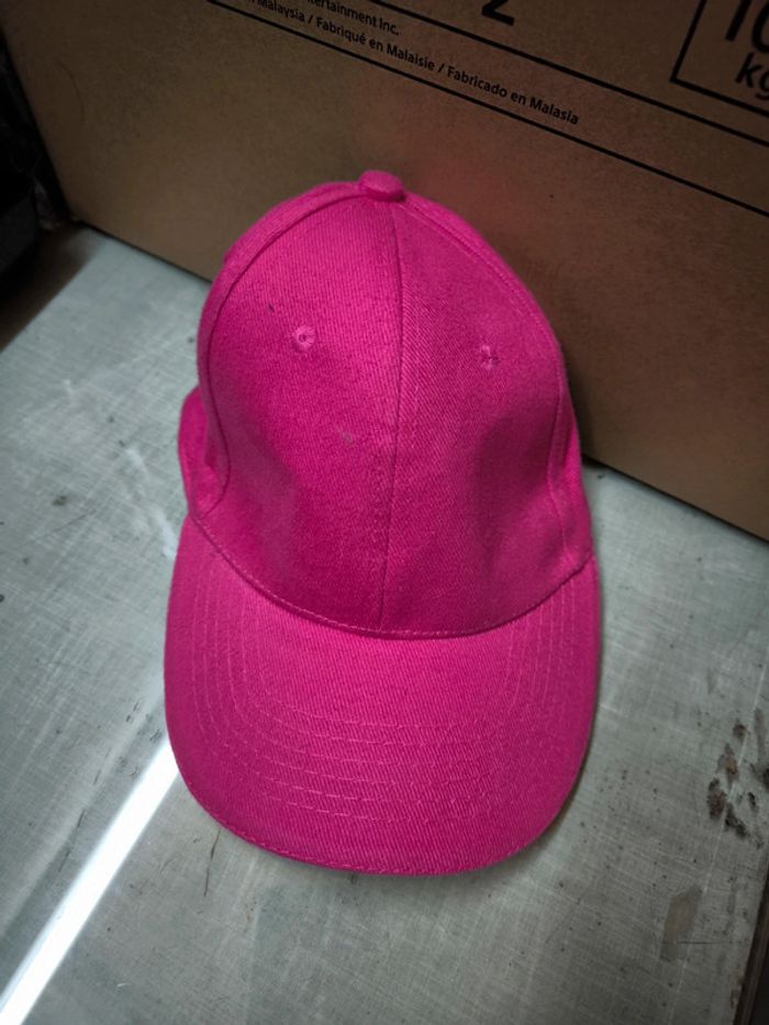 Casquette fushia serie graffic neuve