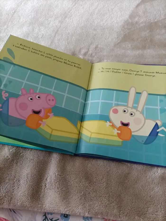 Livre Peppa Pig : Peppa va à la piscine - photo numéro 13