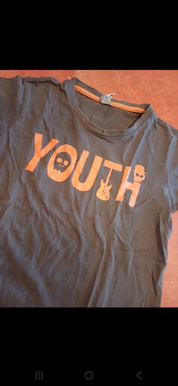 T.shirt garçon taille 8 ans - photo numéro 3