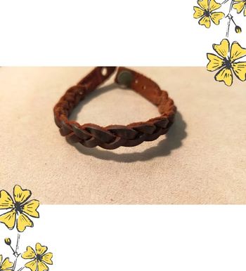 Bracelet en cuir tressé fait main – Marron vintage – Collection Terres d’Ailleurs