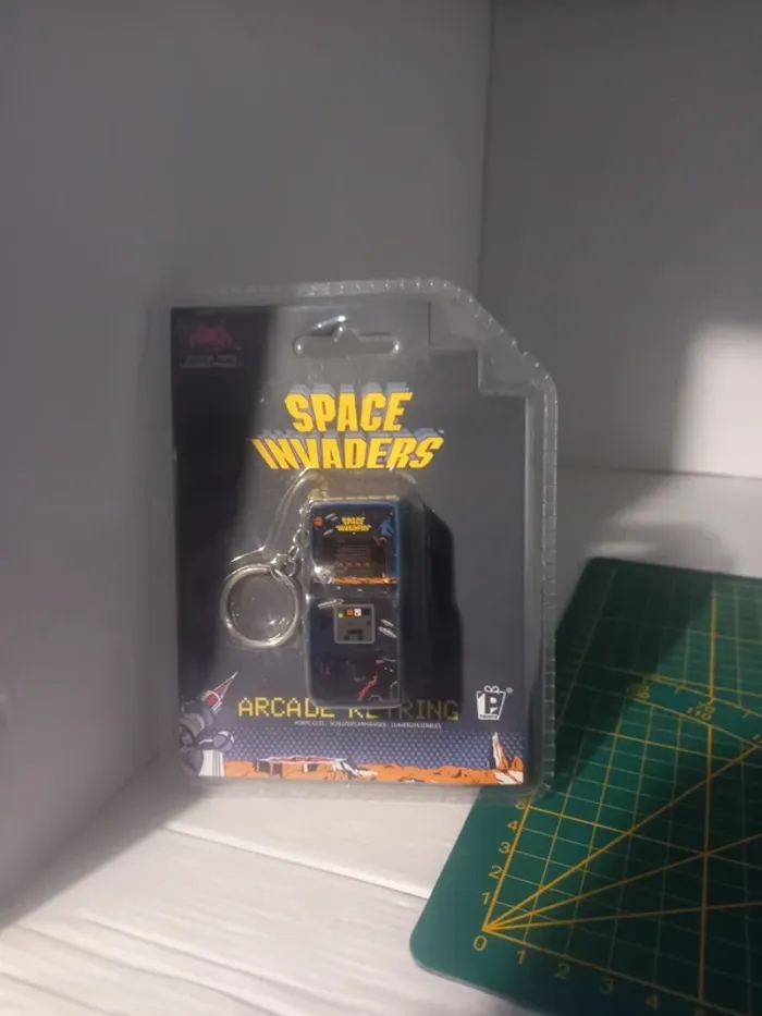 Porte cle borne arcade space invaders