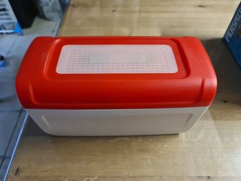 Proche du neuf boîte à mie/pain Tuppperware, 