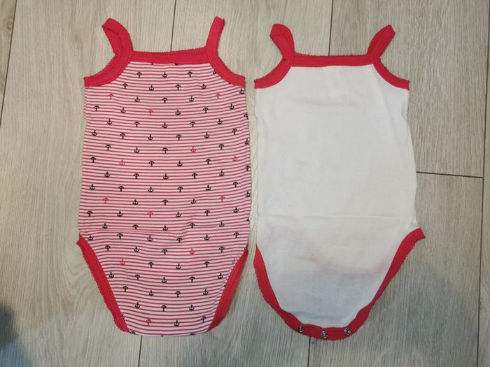 Lot 2 bodies Absorba 9 mois - photo numéro 7