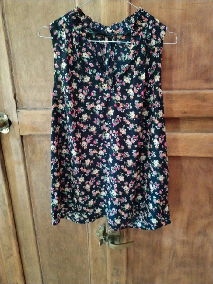 Petite blouse fluide sans manches