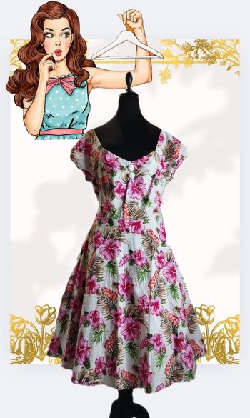 Robe pin-up blanche imprimé hibiscus  style collectif