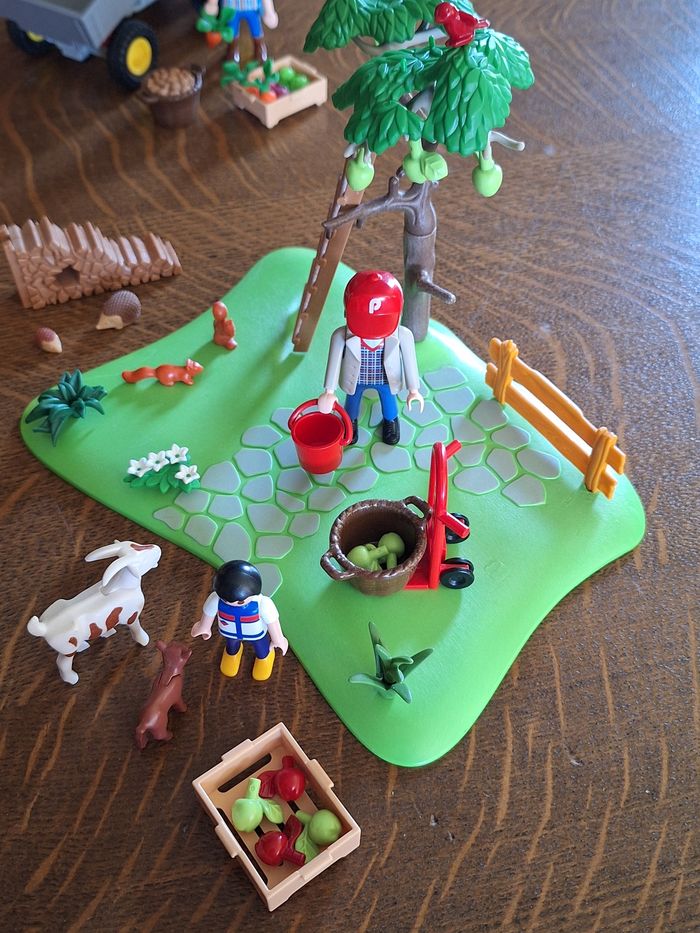 Playmobil ferme 6120 + tracteur 6131 + verger OFFERT - photo numéro 9