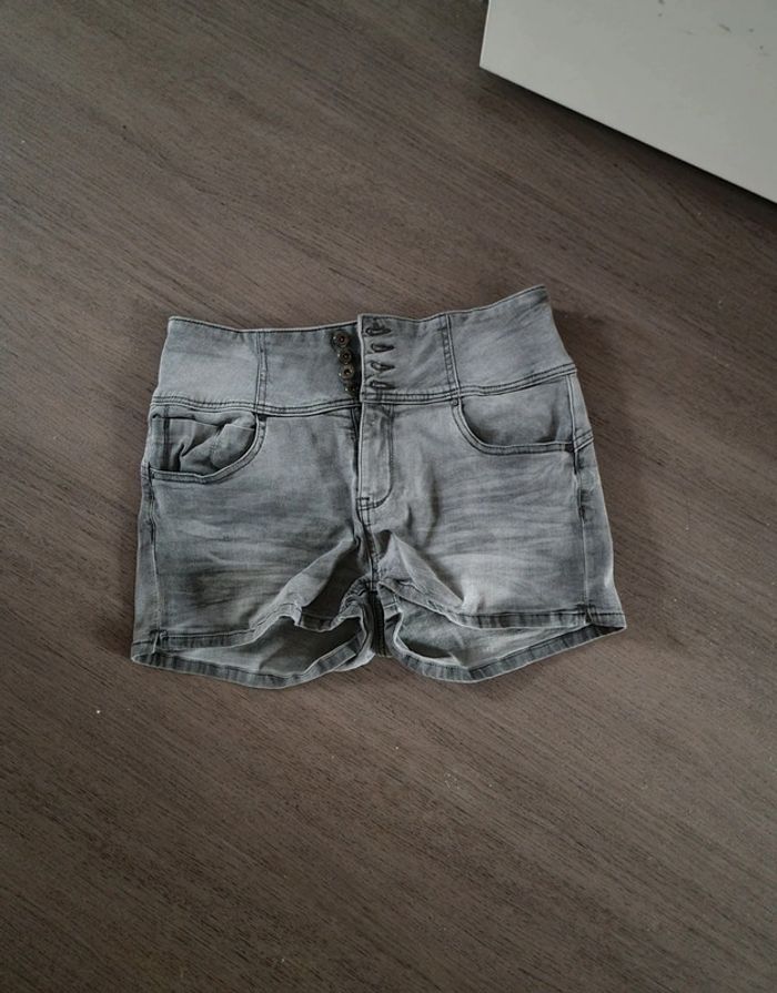 Short jean taille haute