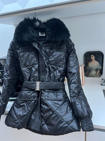 Manteau col fausse fourrure 