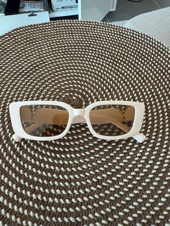 Lunettes de soleil rétro crème