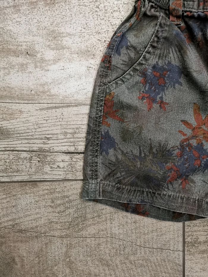 🌺Très joli Short tropical vert terracotta feuillage 6/9mois - photo numéro 3