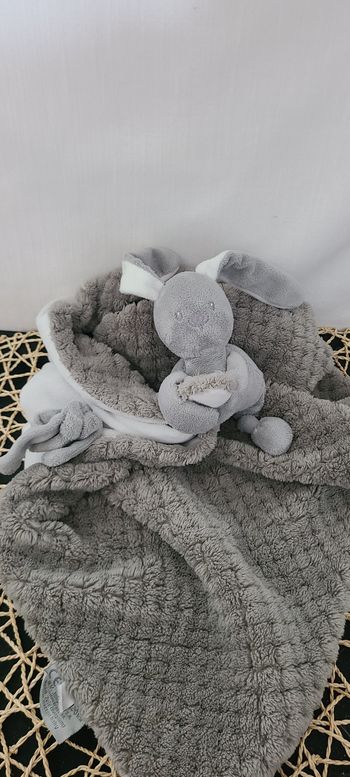 Doudou Couverture Lapin Lapidou Nattou Gris Et Blanc