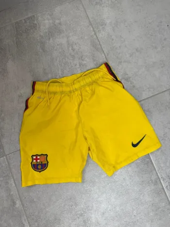 Short FCB Barcelone Nike taille 8-10 ans