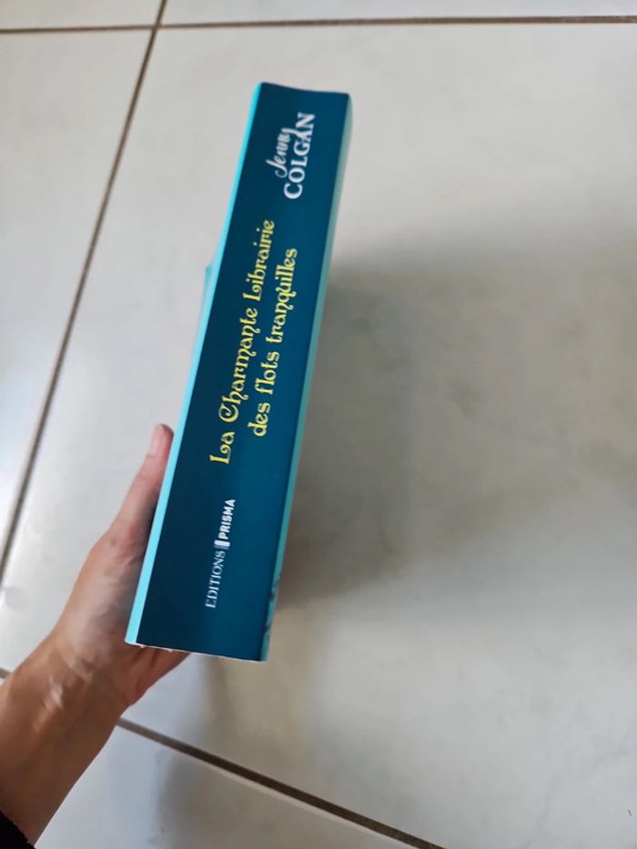 La charmante Librairie des flots tranquilles u18 - photo numéro 6