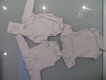 lots de 3 bodies 1 mois