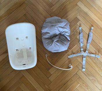 Tripp Trapp® Newborn Set avec suspension pour jouet
