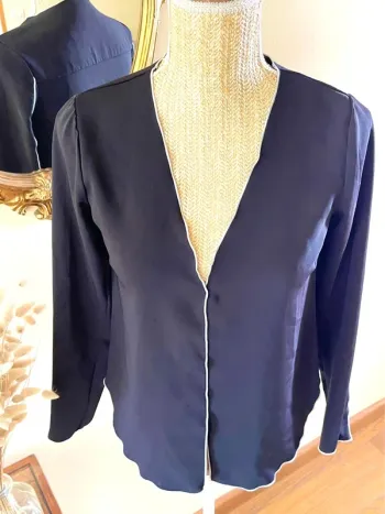 Sublime blouse chemise longue noir à liseré blanc fluide vintage