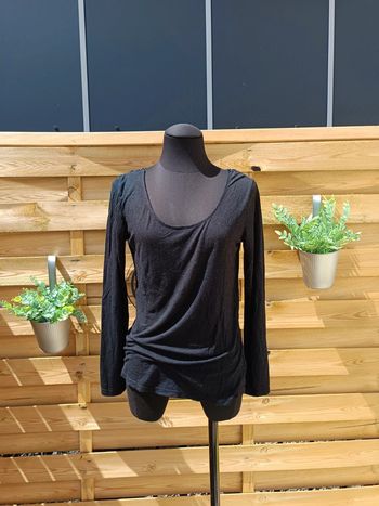 T-shirt noir et argenté dos brodé taille 42