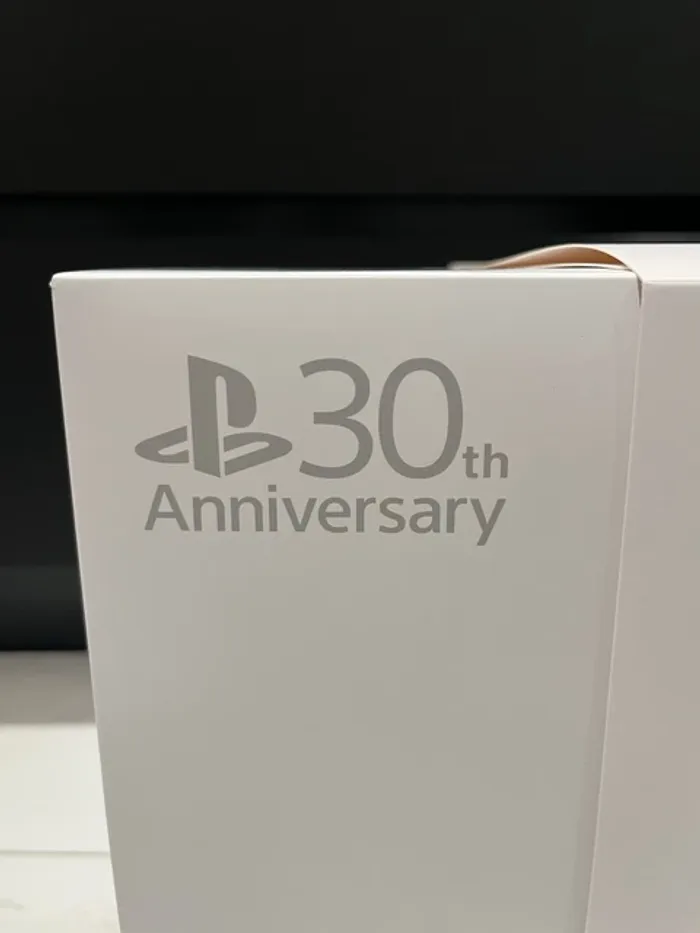 PS5 PRO 30ème anniversaire PlayStation 5 Pro 30th Anniversary Limited Edition