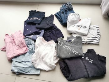 Lot de 13 articles taille 5 ans